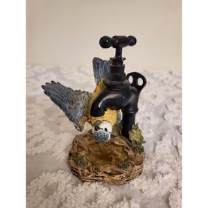 Wellington Hummingbird Drinking From Water Faucet Figurine Garden
